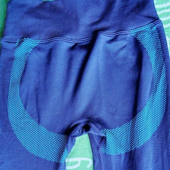 PINK ATHLETIC LEGGINGS - Picture 2 of 3